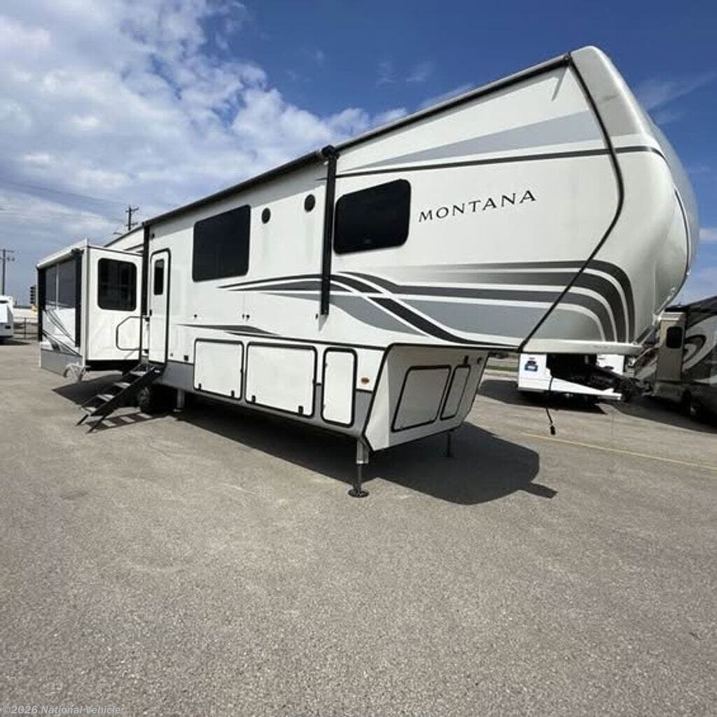 2022 Keystone Montana 3855BR - Used Fifth Wheel For Sale by National Vehicle in Rosemount, Minnesota