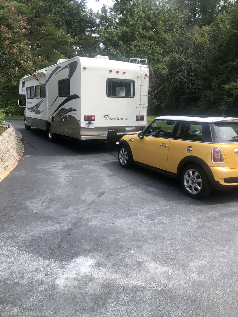 2005 Leprechaun Deluxe/Premier 314SS by Coachmen from National Vehicle in Mineral, Virginia