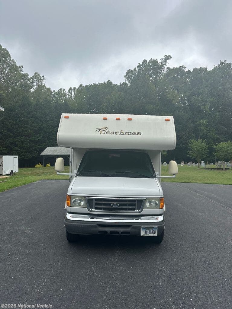 2005 Leprechaun Deluxe/Premier 314SS by Coachmen from National Vehicle in Mineral, Virginia