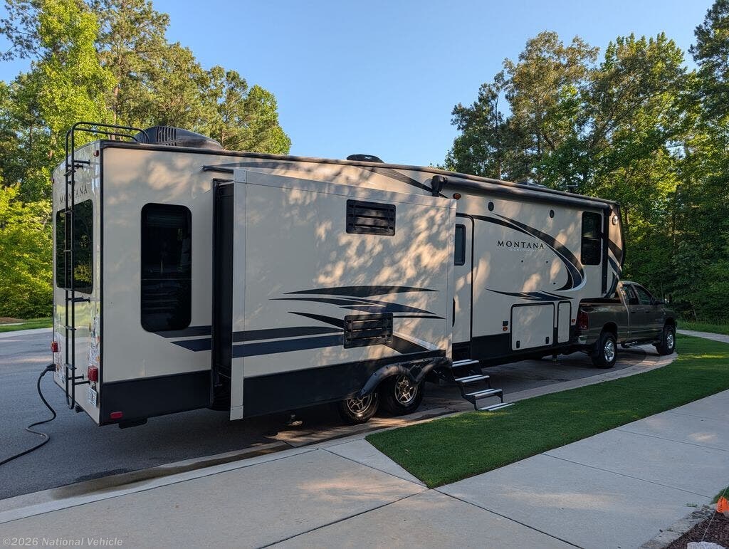 2018 Montana High Country 305RL by Keystone from National Vehicle in Nokomis, Florida