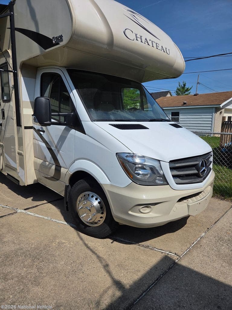 2018 Thor Motor Coach Chateau 24F - Used Class C For Sale by National Vehicle in South Gate, Michigan