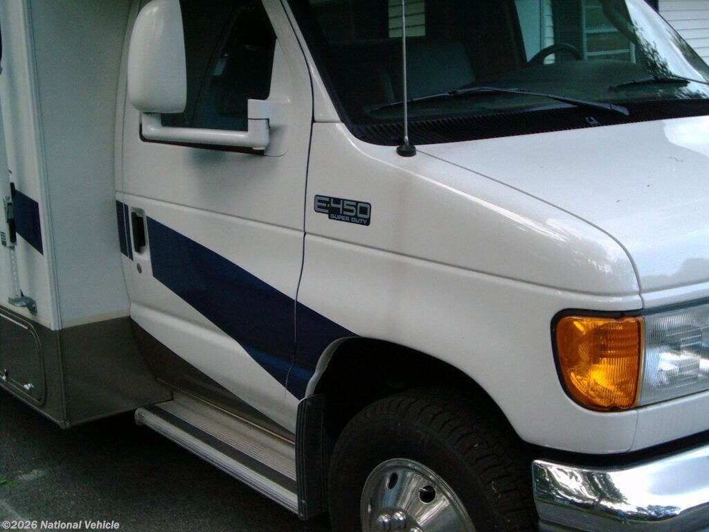 2006 Freelander 3100SO by Coachmen from National Vehicle in Mount Marion, New York