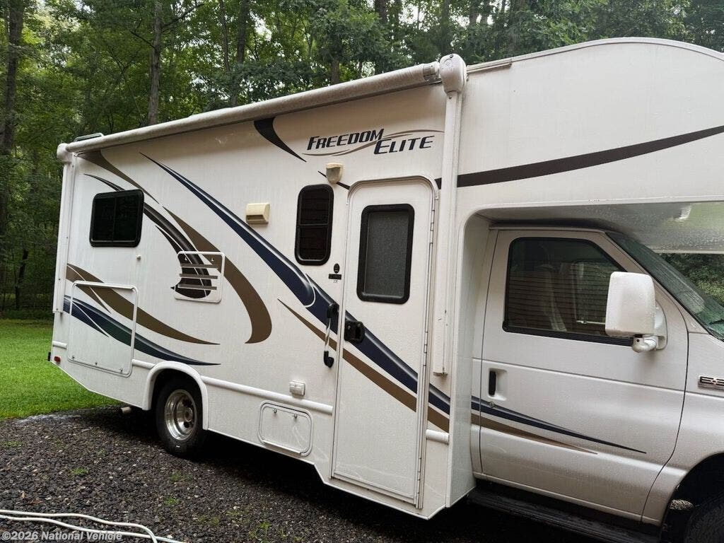 Used 2015 Thor Motor Coach Freedom Elite 22E available in Murphy, North Carolina