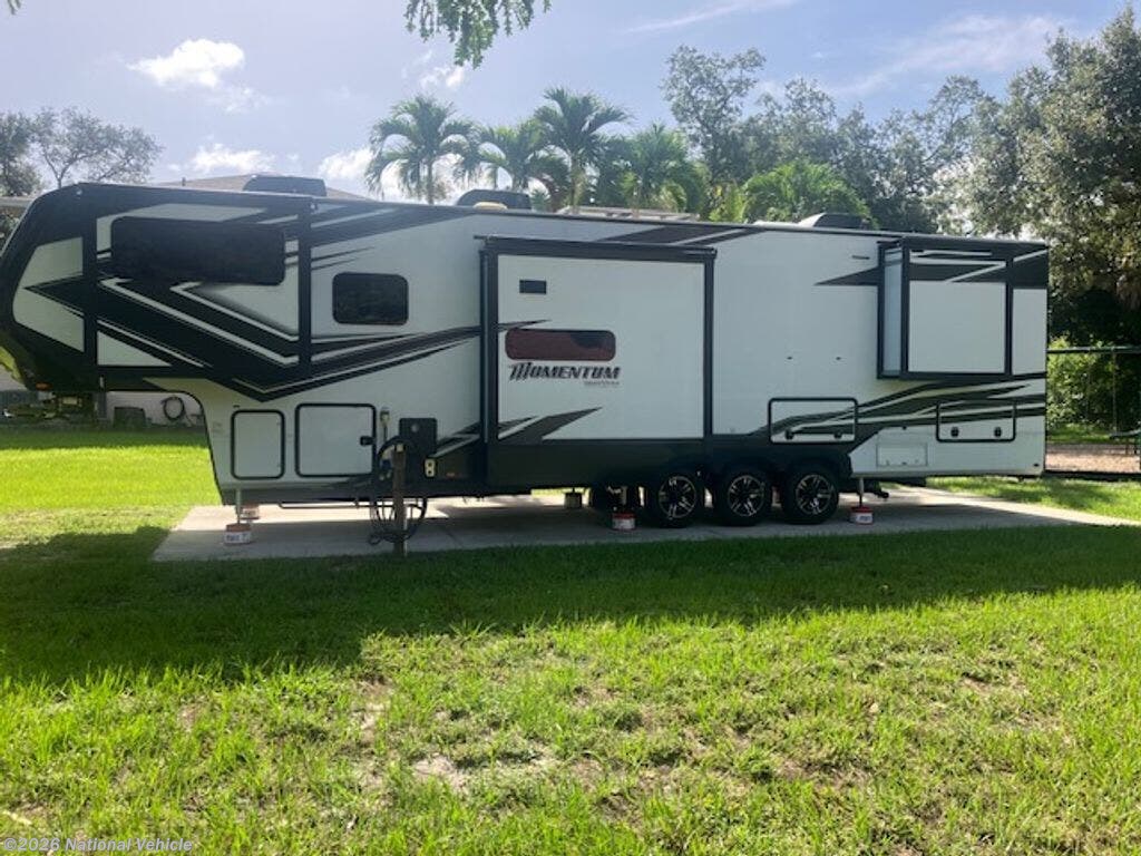 2024 Momentum 376THS-R by Grand Design from National Vehicle in Fort Myers, Florida