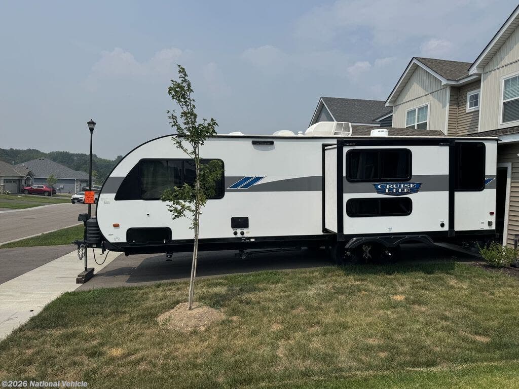 2024 Forest River Salem Cruise Lite Platinum 24VIEWX - Used Travel Trailer For Sale by National Vehicle in Cottage Grove, Minnesota
