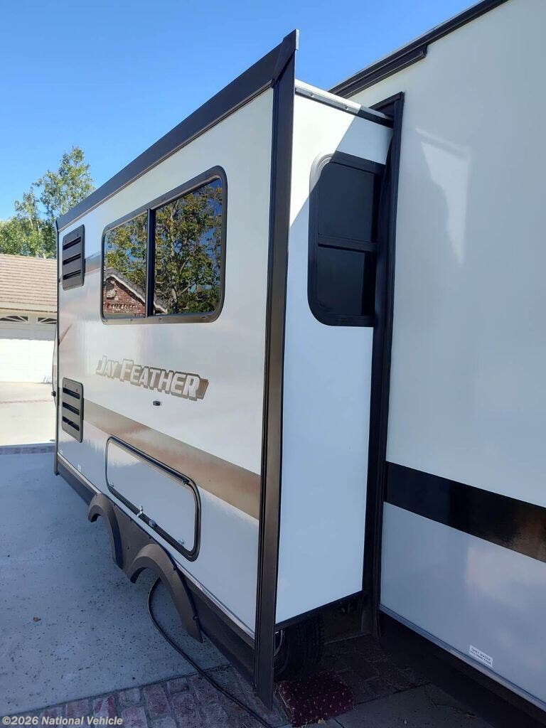 2022 Jayco Jay Feather 22RB - Used Travel Trailer For Sale by National Vehicle in Riverside, California