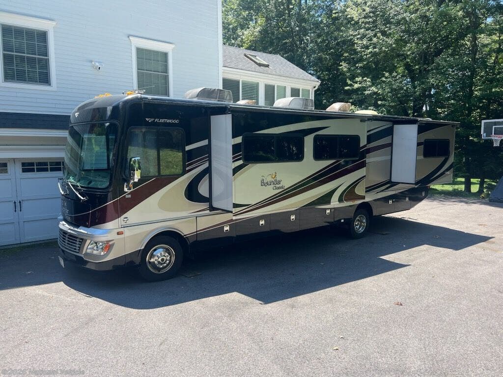 2014 Fleetwood Bounder 34B - Used Class A For Sale by National Vehicle in Westborough, Massachusetts