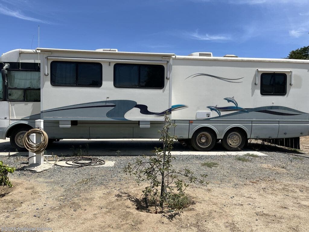 2000 National RV Dolphin 5372 - Used Class A For Sale by National Vehicle in Nuevo, California
