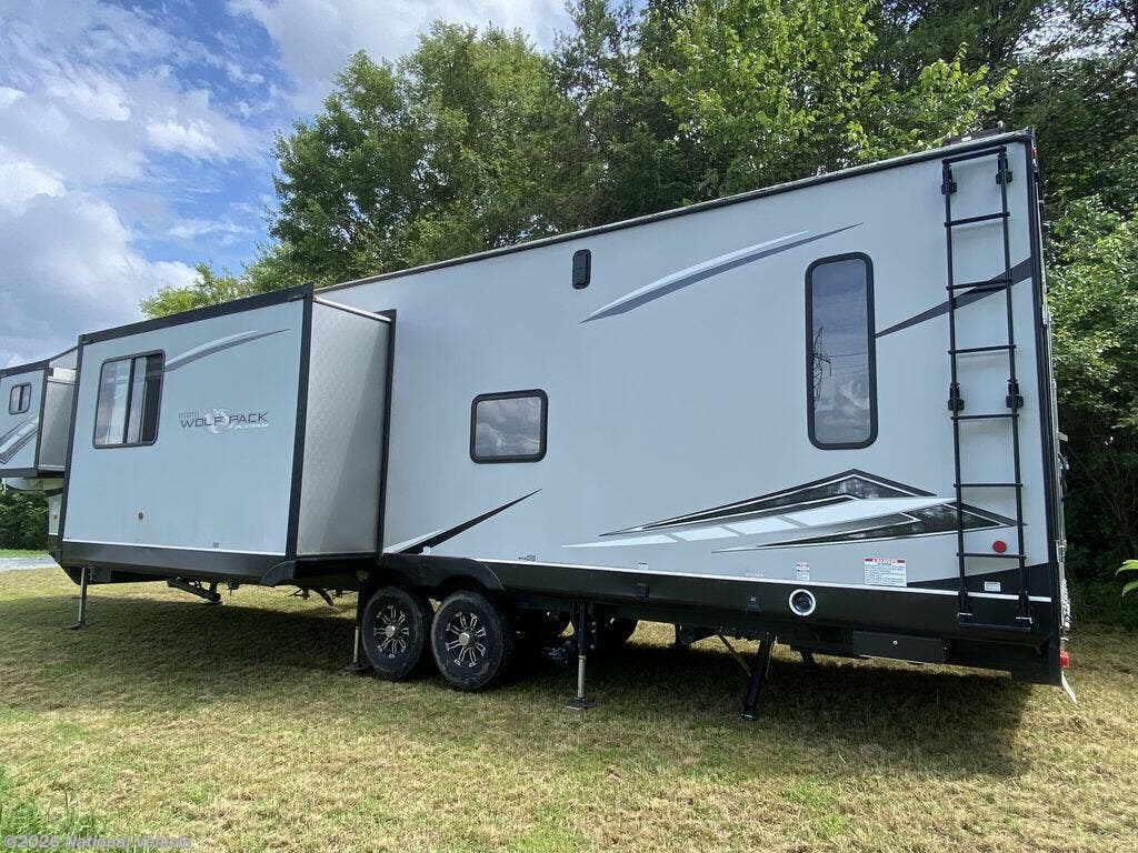 2021 Forest River Cherokee Wolf Pack 365Pack16 - Used Toy Hauler For Sale by National Vehicle in Greeneville, Tennessee