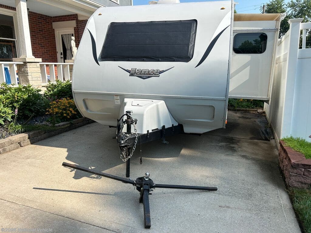 2018 Lance Travel Trailer 1685 - Used Travel Trailer For Sale by National Vehicle in Blue Springs, Missouri