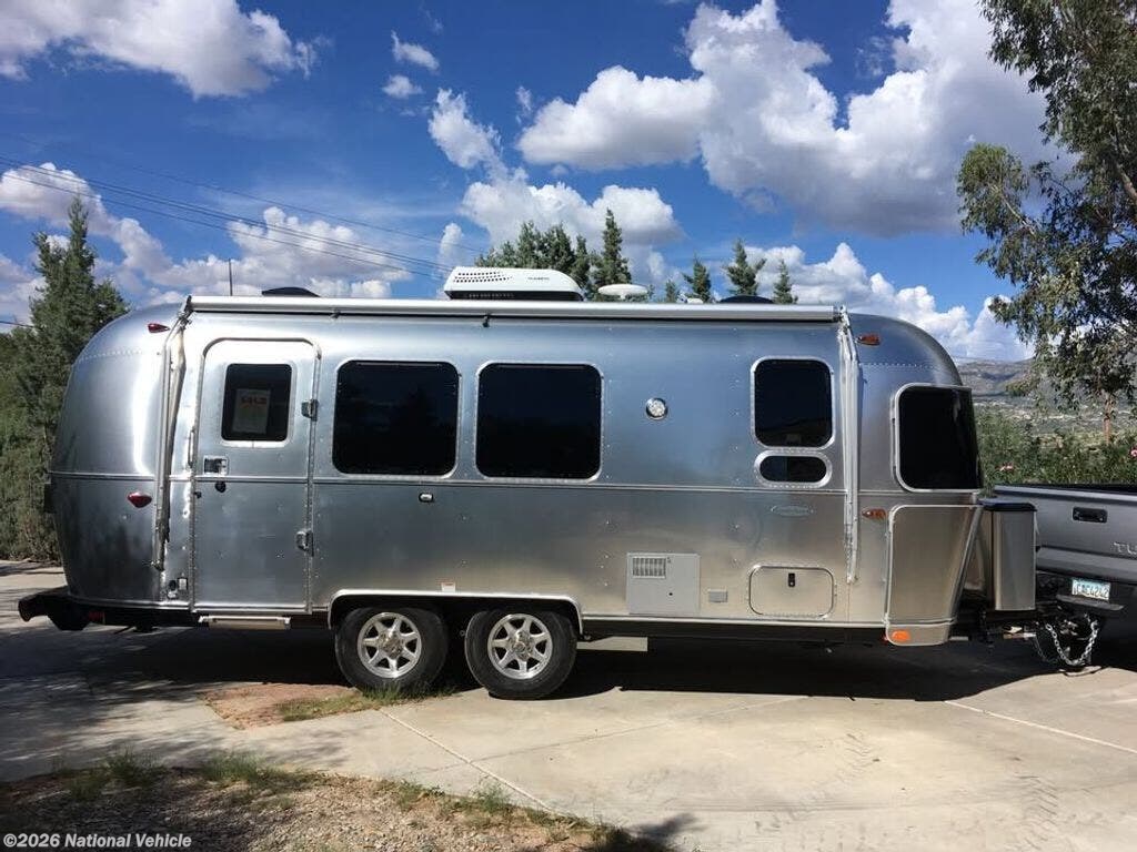 2019 Airstream Flying Cloud 23FB Queen - Used Travel Trailer For Sale by National Vehicle in Sioux Falls, South Dakota