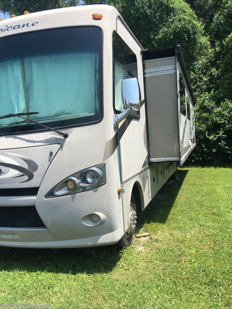 2015 Thor Motor Coach Hurricane 34F - Used Class A For Sale by National Vehicle in Nashville, Tennessee