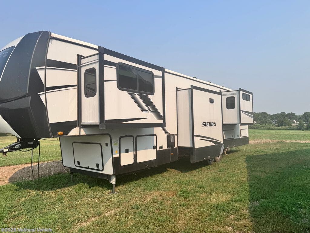 2022 Forest River Sierra 391FLRB - Used Fifth Wheel For Sale by National Vehicle in Plankinton, South Dakota
