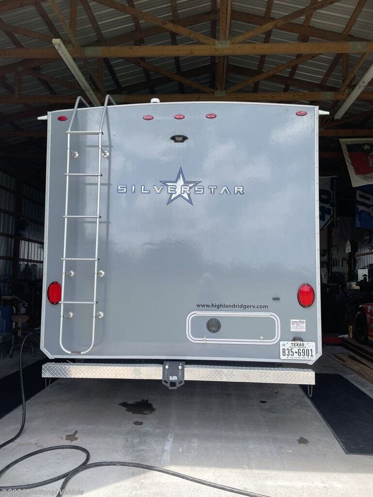 2019 Silverstar 328BHS by Highland Ridge from National Vehicle in Needville, Texas