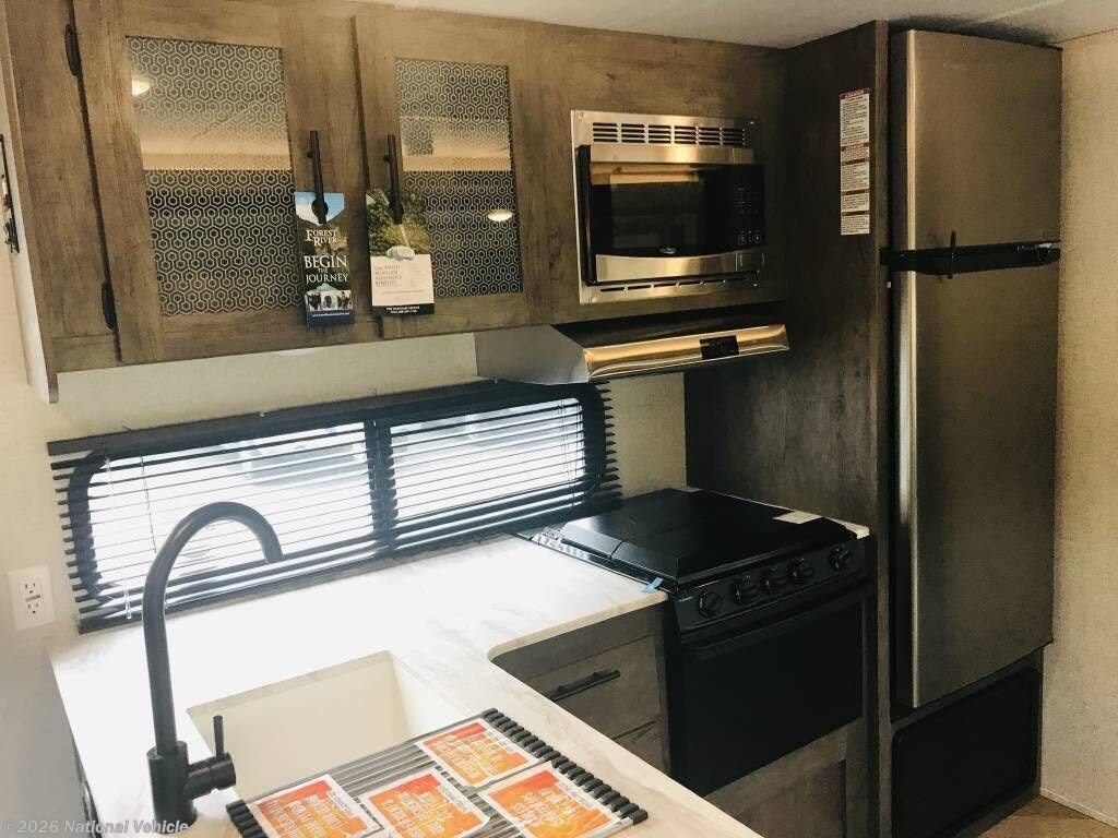 Used 2021 Forest River Wildwood X-Lite 273QBXL available in Cleburne, Texas