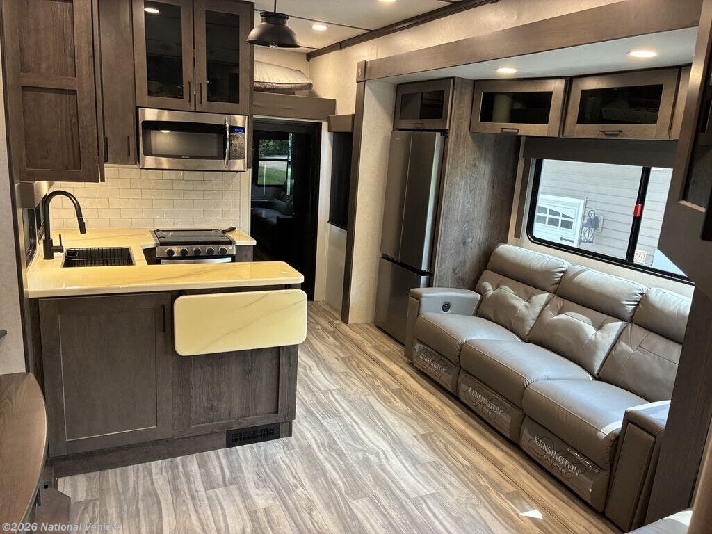 Used 2022 Alliance RV Valor 40V13 available in Sherman, Illinois