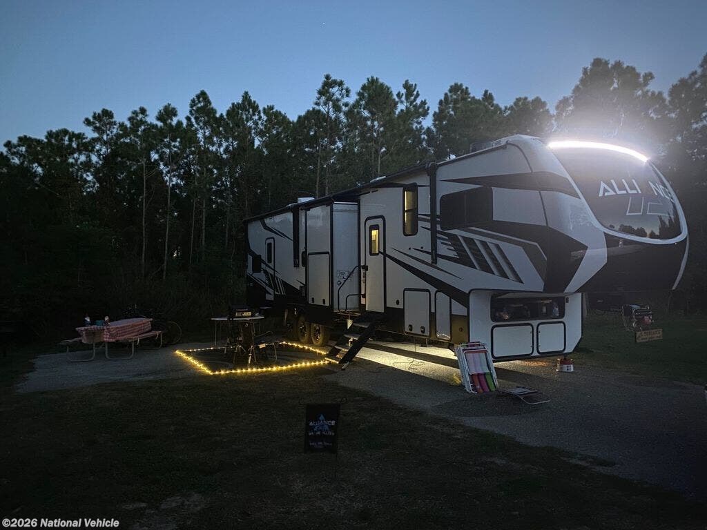 2022 Alliance RV Valor 40V13 - Used Toy Hauler For Sale by National Vehicle in Sherman, Illinois