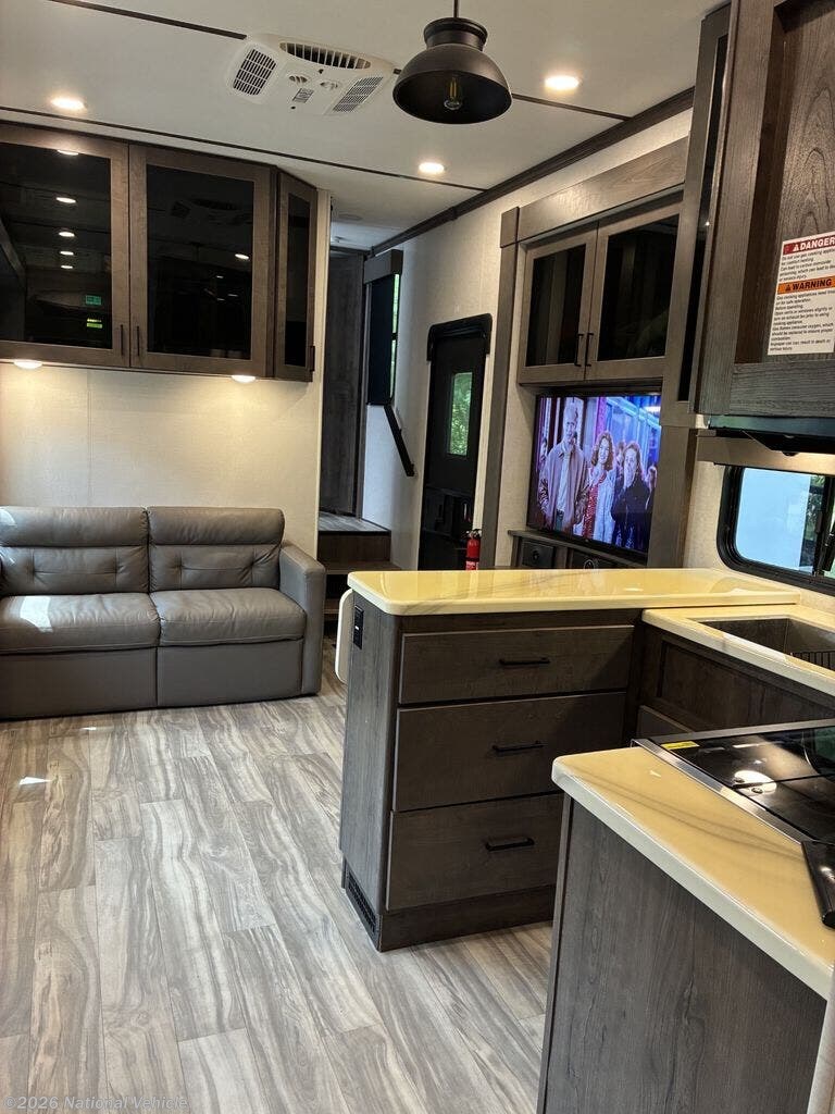 2022 Valor 40V13 by Alliance RV from National Vehicle in Sherman, Illinois