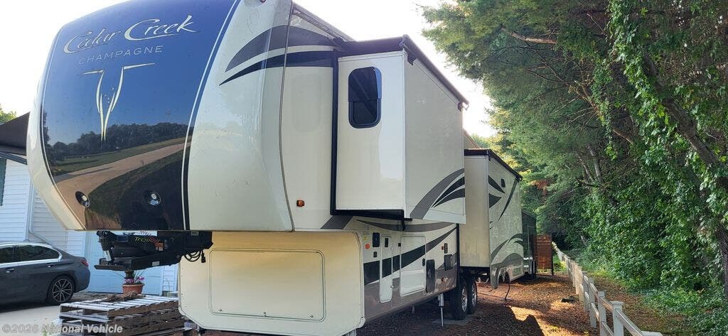 2017 Forest River Cedar Creek Champagne 38EL - Used Fifth Wheel For Sale by National Vehicle in Hatfield, Massachusetts