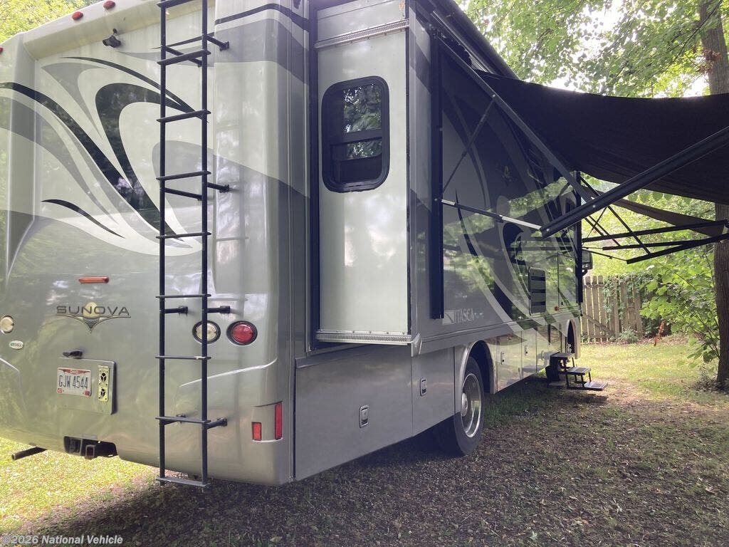 2013 Itasca Sunova 30A - Used Class A For Sale by National Vehicle in Sheffield Lake, Ohio