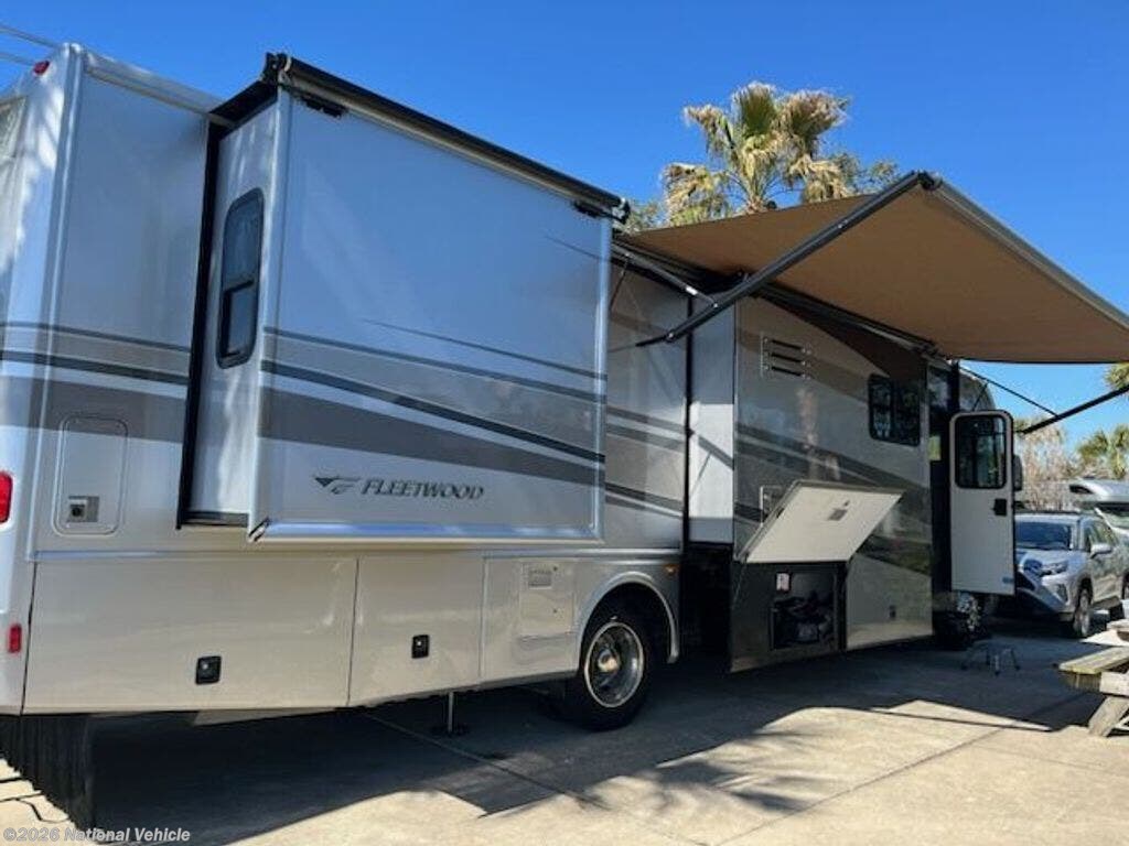 Used 2006 Fleetwood Pace Arrow 37C available in Wheaton, Illinois