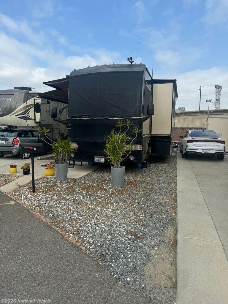 2006 Expedition 34H by Fleetwood from National Vehicle in Bellflower, California
