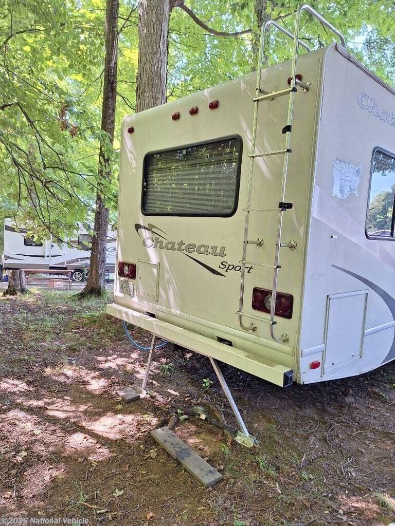 Used 2005 Four Winds Chateau 28A available in Memphis, New York