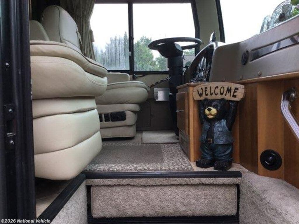 2008 Contessa Milan by Beaver from National Vehicle in Pulaski, Pennsylvania