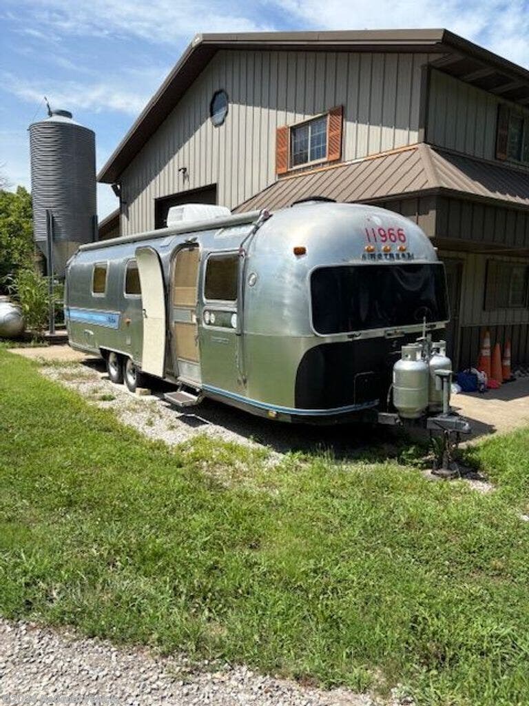 1985 Airstream Sovereign 31 - Used Travel Trailer For Sale by National Vehicle in Liberty, Missouri