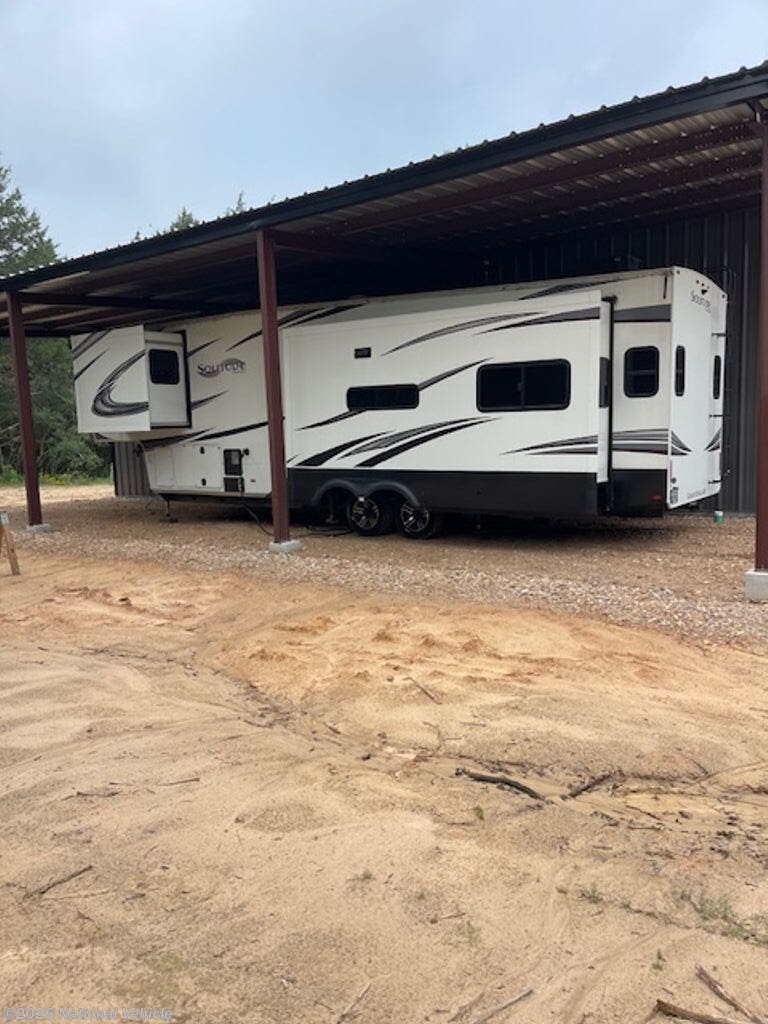 2022 Grand Design Solitude S-Class 3330RE-R - Used Fifth Wheel For Sale by National Vehicle in New Ulm, Texas