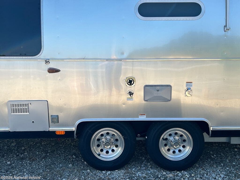 2020 Airstream Globetrotter 30RB Twin - Used Travel Trailer For Sale by National Vehicle in Moscow, Tennessee