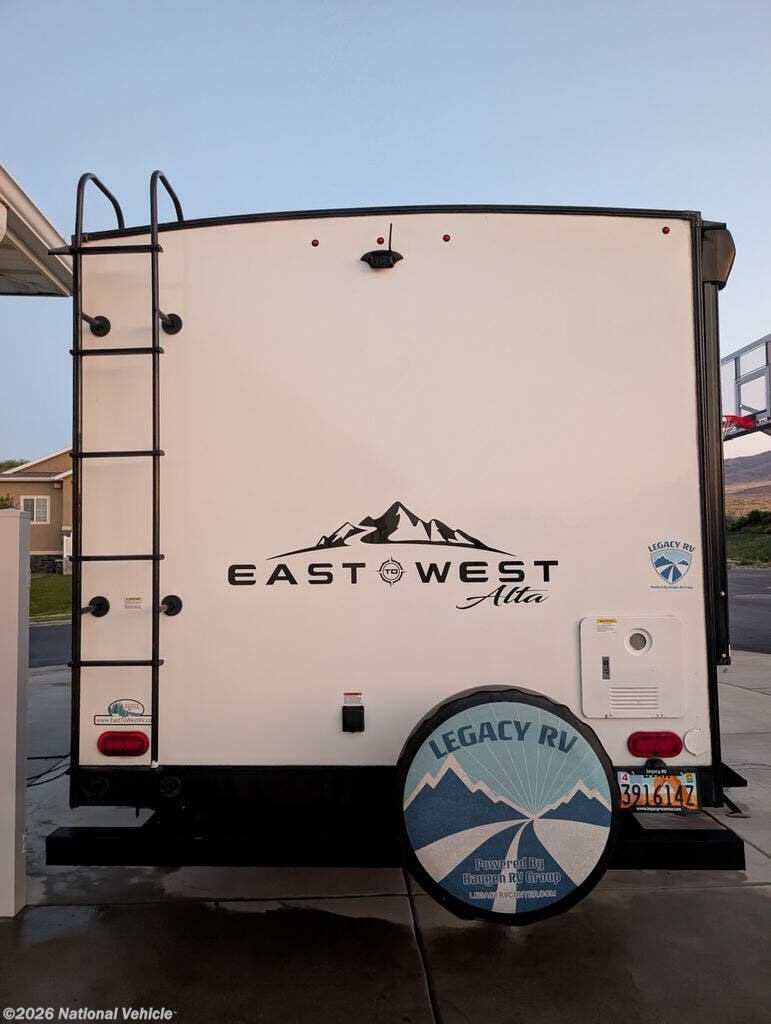 2023 East to West Alta 2800KBH - Used Travel Trailer For Sale by National Vehicle in Saratoga Springs, Utah