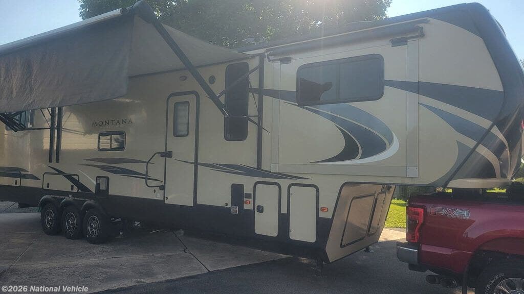2019 Keystone Montana High Country 380TH - Used Toy Hauler For Sale by National Vehicle in East Berlin, Pennsylvania