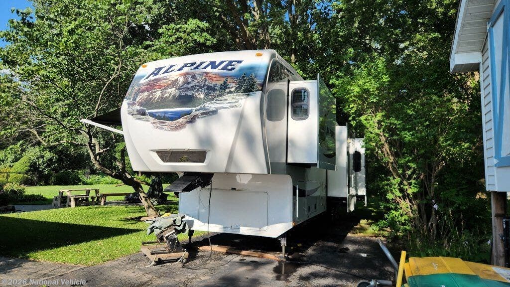 2012 Keystone Alpine 3700RE - Used Fifth Wheel For Sale by National Vehicle in East Amherst, New York