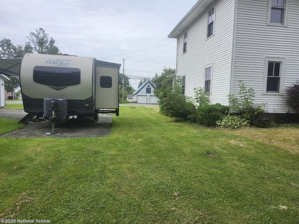 2019 Forest River Rockwood Mini Lite 2506S - Used Travel Trailer For Sale by National Vehicle in Ogdensburg, New York