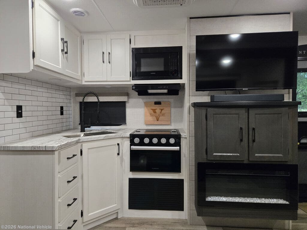 Used 2025 Venture Sporttrek ST261VBH available in Ben Wheeler, Texas