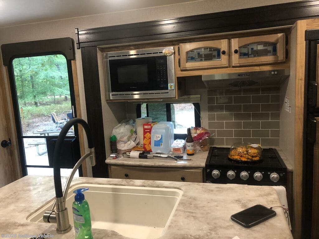 Used 2019 Coachmen Freedom Express Liberty 320BHDS available in South Plainfield, New Jersey