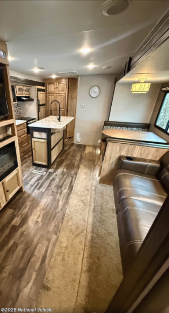 Used 2019 Coachmen Freedom Express Liberty 320BHDS available in South Plainfield, New Jersey