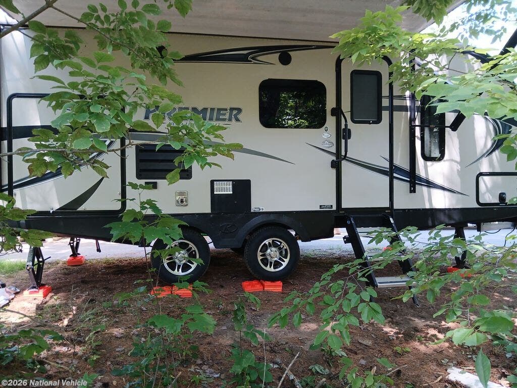 2015 Keystone Bullet Premier 22RBPR - Used Travel Trailer For Sale by National Vehicle in Hermon, Maine