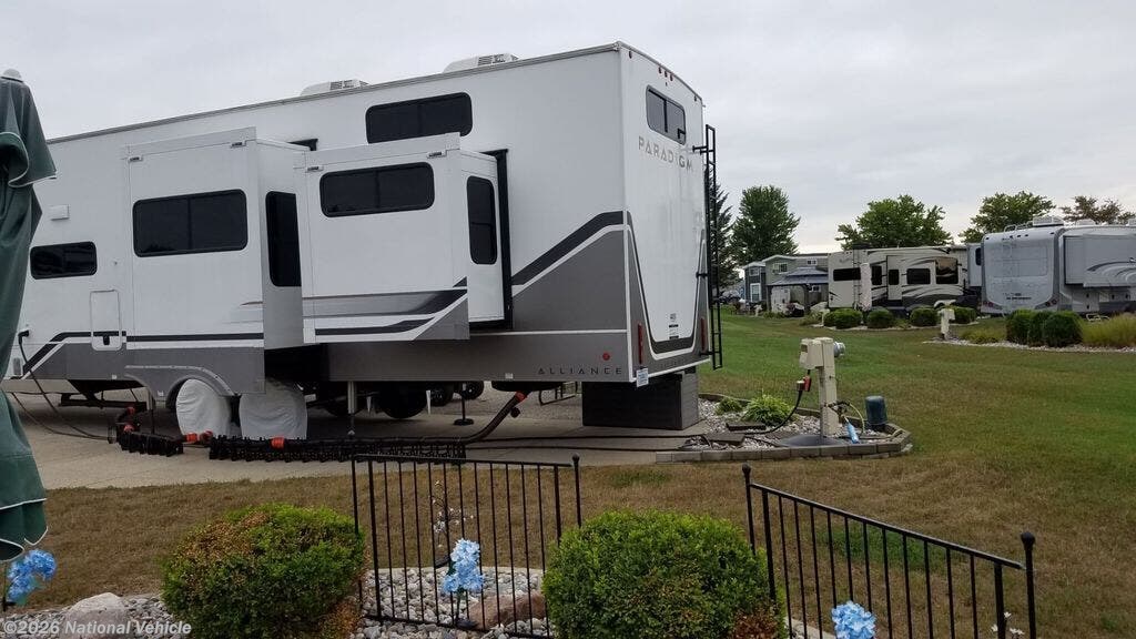 2025 Alliance RV Paradigm 395DS - Used Fifth Wheel For Sale by National Vehicle in Alma, Michigan