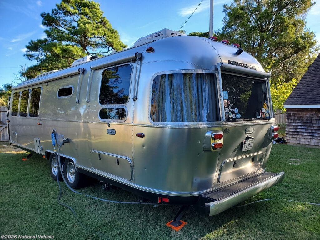 2021 Airstream Globetrotter 30RB Twin - Used Travel Trailer For Sale by National Vehicle in Piney Point, Maryland