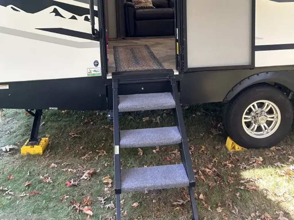 2021 Alta 2600KRB by East to West from National Vehicle in Howell, Michigan