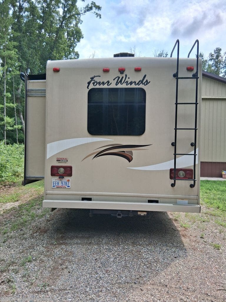 2017 Four Winds 31W by Thor Motor Coach from National Vehicle in Howard City, Michigan
