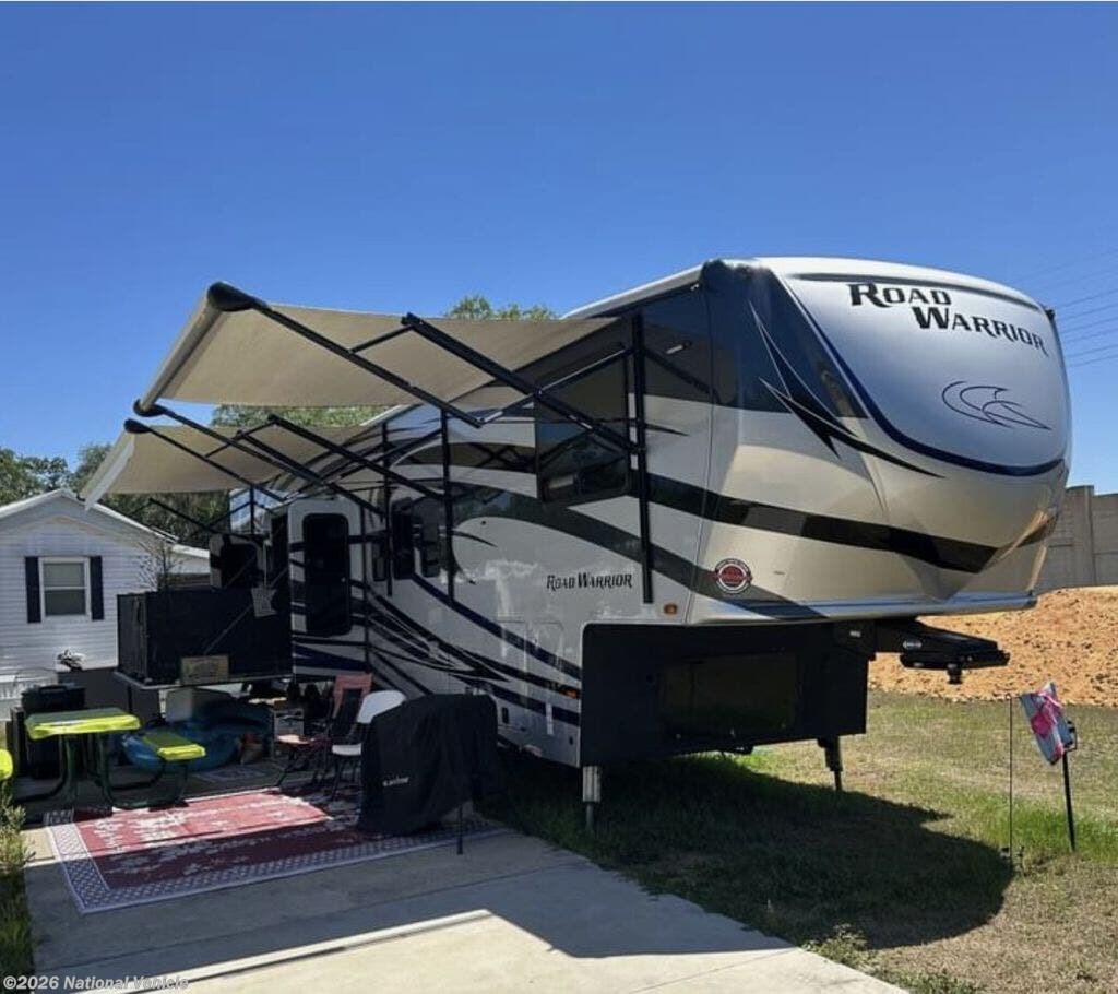 2018 Heartland Road Warrior 427RW - Used Toy Hauler For Sale by National Vehicle in Cohasset, Minnesota