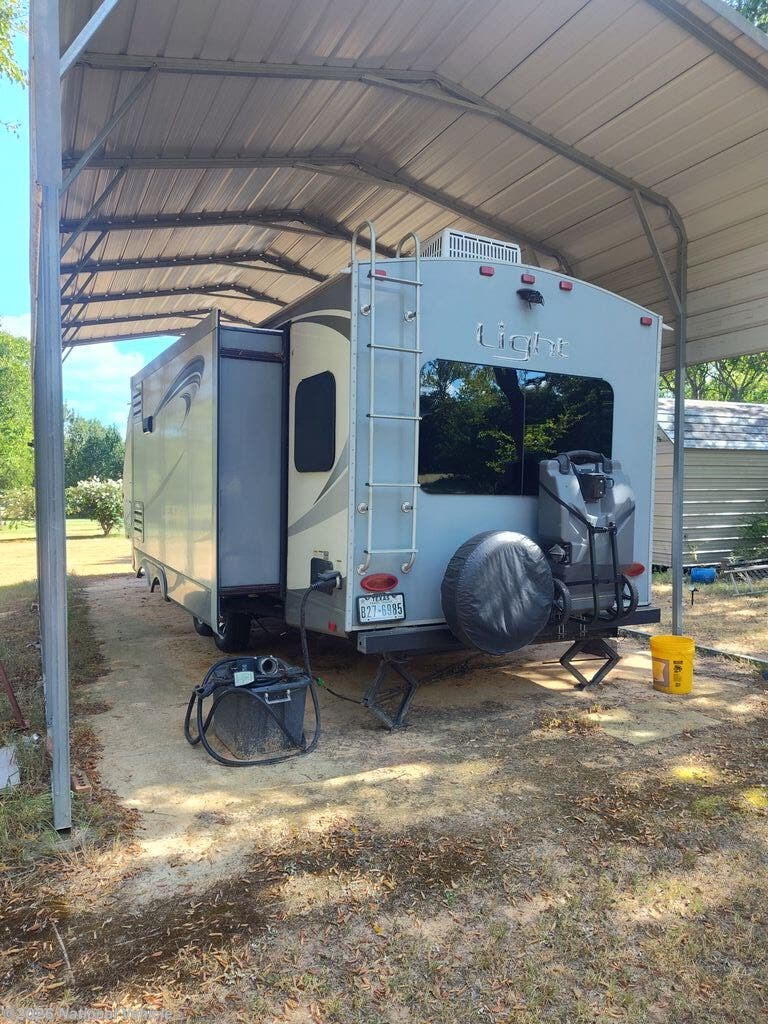 2018 Light 291RLS by Highland Ridge from National Vehicle in Jacksonville, Texas