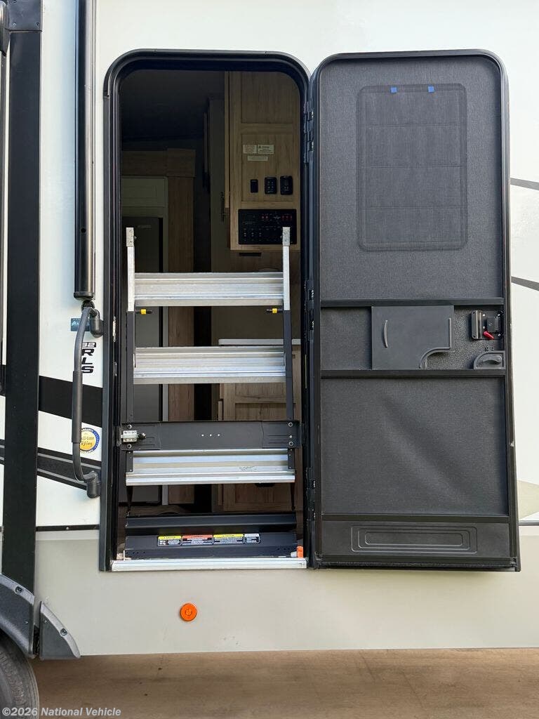 Used 2022 Alliance RV Avenue 32RLS available in Midwest City, Oklahoma