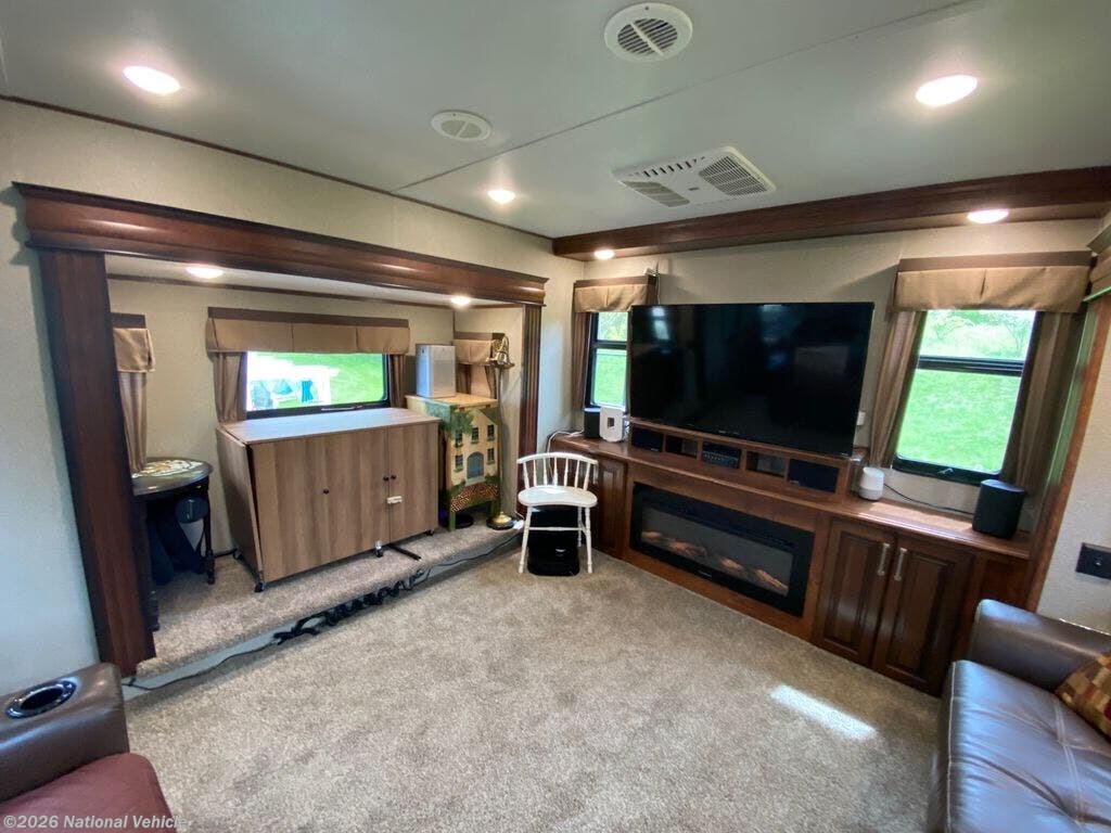 2018 Keystone Avalanche 376RD - Used Fifth Wheel For Sale by National Vehicle in Hopkins, Michigan