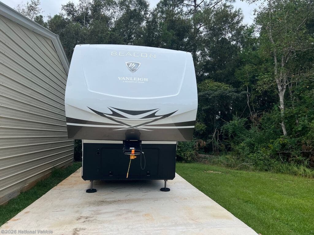 2022 Vanleigh Beacon 34RLB - Used Fifth Wheel For Sale by National Vehicle in Grand Bay, Alabama