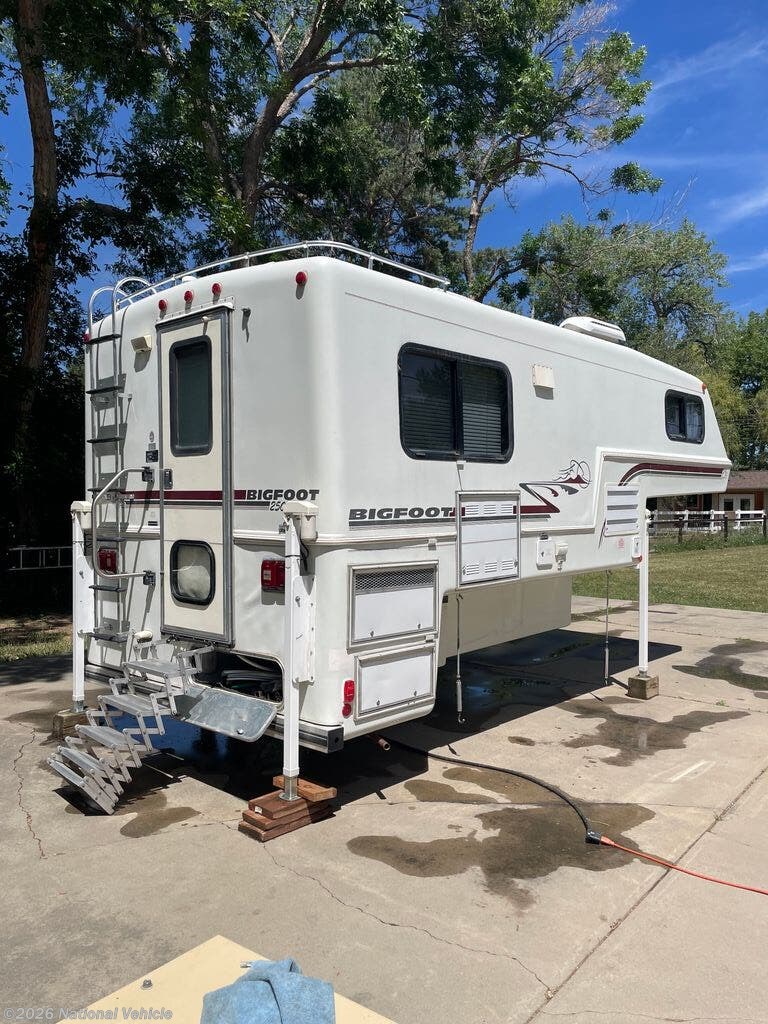 1998 Bigfoot 2500 Series 25-C-10.6-E - Used Truck Camper For Sale by National Vehicle in Longmont, Colorado