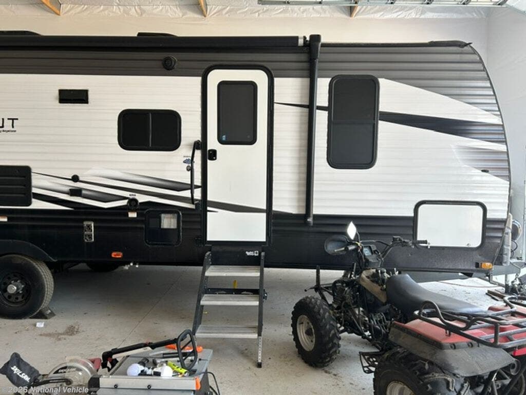 2021 Hideout Luxury 28BHS by Keystone from National Vehicle in Emmett, Idaho
